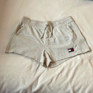 Tommy Hilfiger Khaki Logo Shorts XL